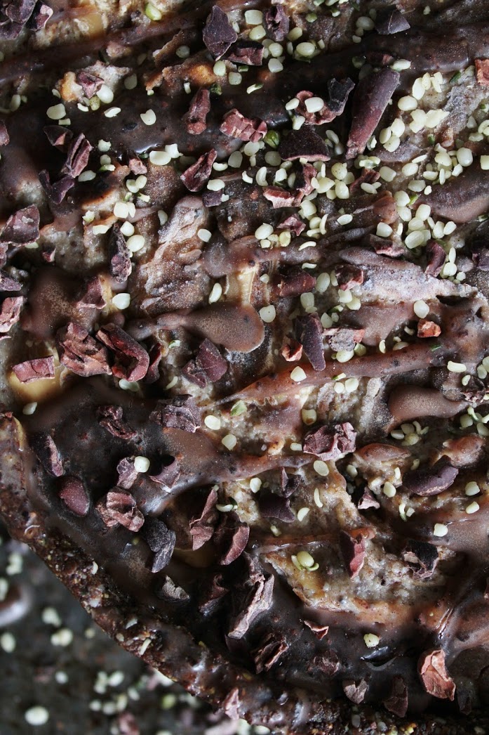 Высокий Шоколадно-Арахисовый Сыроедческий Тарт